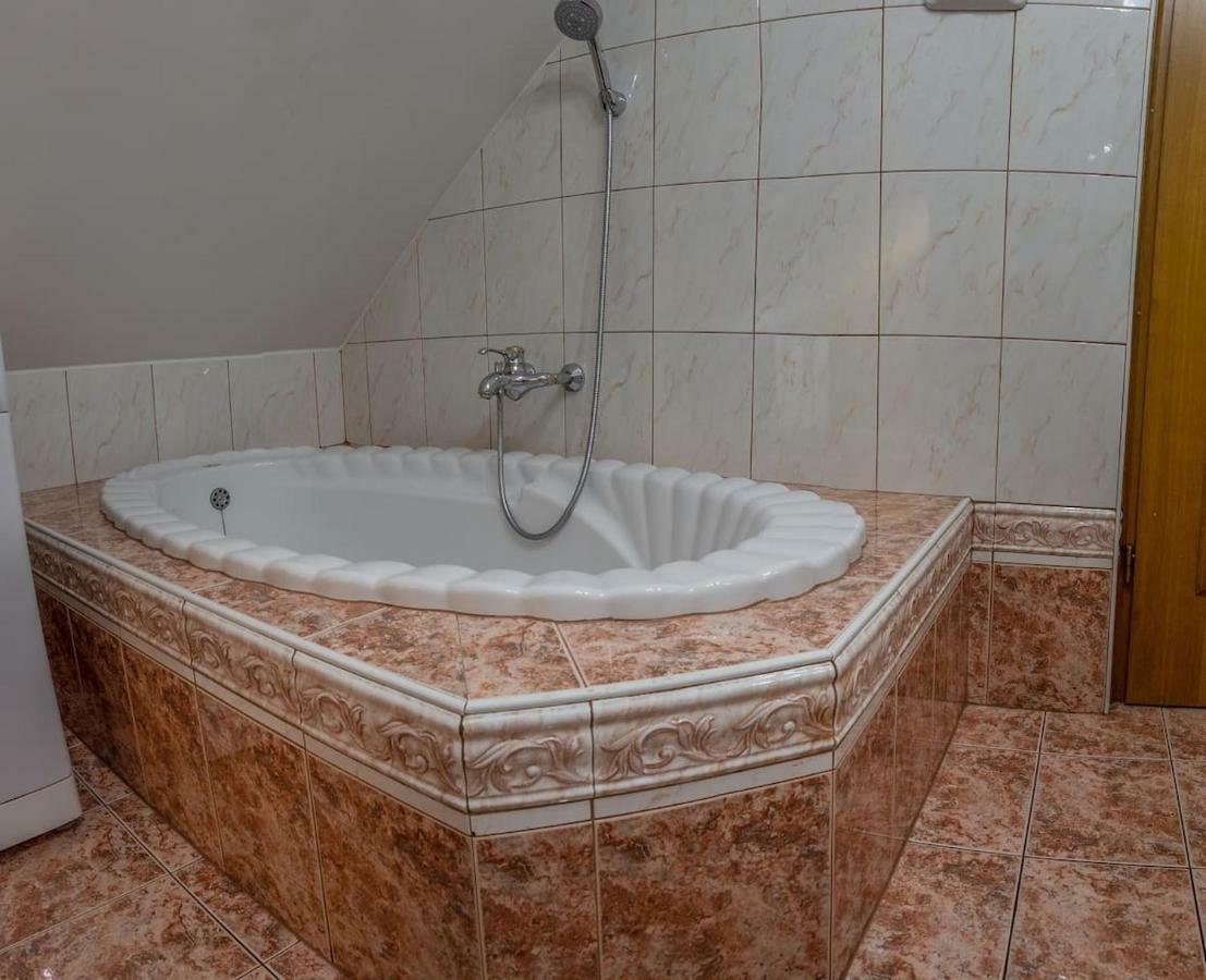 Apartma Ajda Komenda Buitenkant foto
