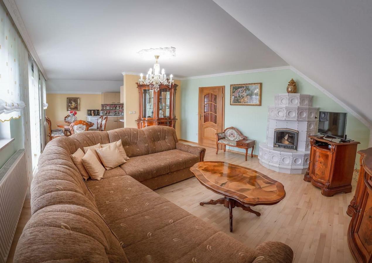 Apartma Ajda Komenda Buitenkant foto