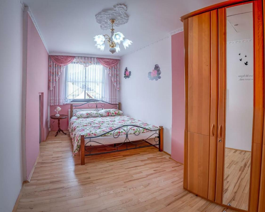 Apartma Ajda Komenda Buitenkant foto
